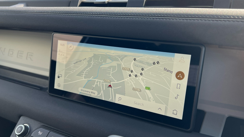 Land Rover Defender 3.0 D250 X-Dynamic SE 90 3dr Auto Diesel Estate